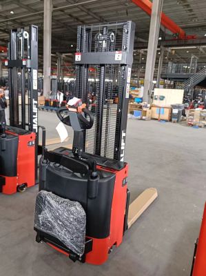 XE NÂNG ĐỨNG LÁI STACKER CL1532SE
