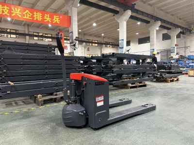 XE NÂNG TAY ĐIỆN 3 TẤN CBD30-C