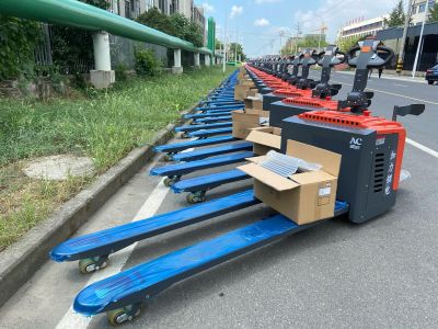 XE NÂNG TAY ĐIỆN ĐỨNG LÁI SL30GA