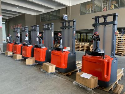 XE NÂNG ĐIỆN STACKER ĐỨNG LÁI CL2045GA