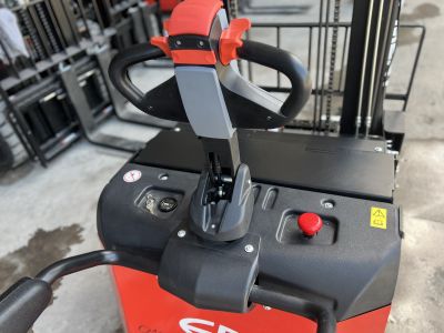 XE NÂNG REACH TRUCK ĐỨNG LÁI CQE12/15R