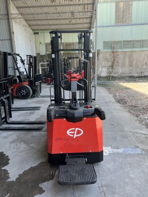 XE NÂNG REACH TRUCK ĐỨNG LÁI CQE12/15R