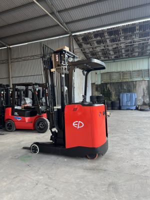 XE NÂNG REACH TRUCK ĐỨNG LÁI 1.5 TẤN CQD15S