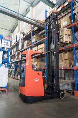 XE NÂNG ĐIỆN REACH TRUCK CQD25RV(F)