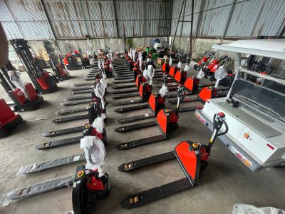 XE NÂNG TAY ĐIỆN 2 TẤN EPT20-EZ