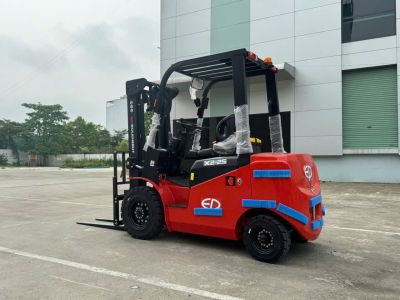 XE NÂNG ĐIỆN 2.5 TẤN LITHIUM EFX2-251