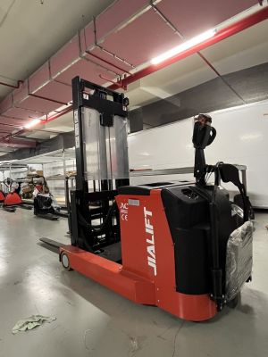 XE NÂNG ĐIỆN ĐỨNG LÁI REACH TRUCK Q1530D/Q1545D