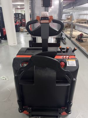 XE NÂNG ĐIỆN ĐỨNG LÁI REACH TRUCK Q1530D/Q1545D