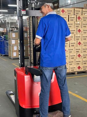 XE NÂNG ĐỨNG LÁI STACKER CL1532SE