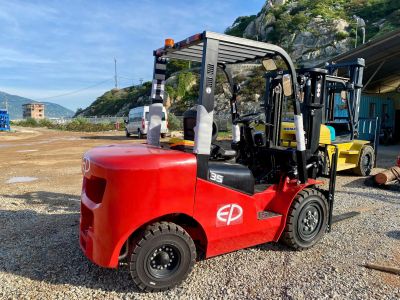 XE NÂNG DẦU 3.5 TẤN CPCD35T3/H3