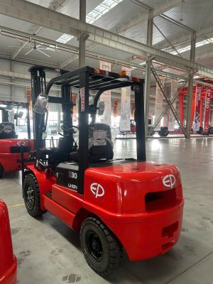 XE NÂNG ĐIỆN 3 TẤN EFXZ301