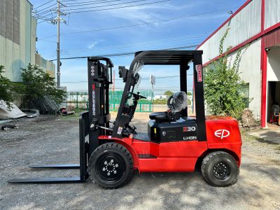 XE NÂNG ĐIỆN 3 TẤN EFXZ301