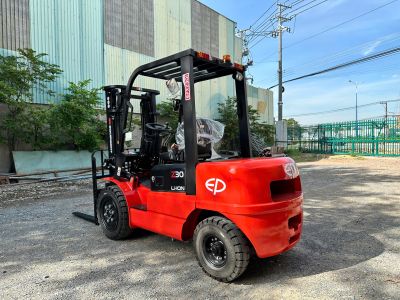 XE NÂNG ĐIỆN 3 TẤN EFXZ301